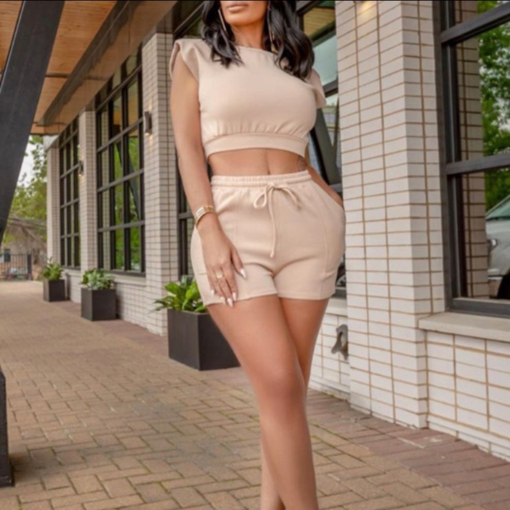 Cute Beige Summer Outfit